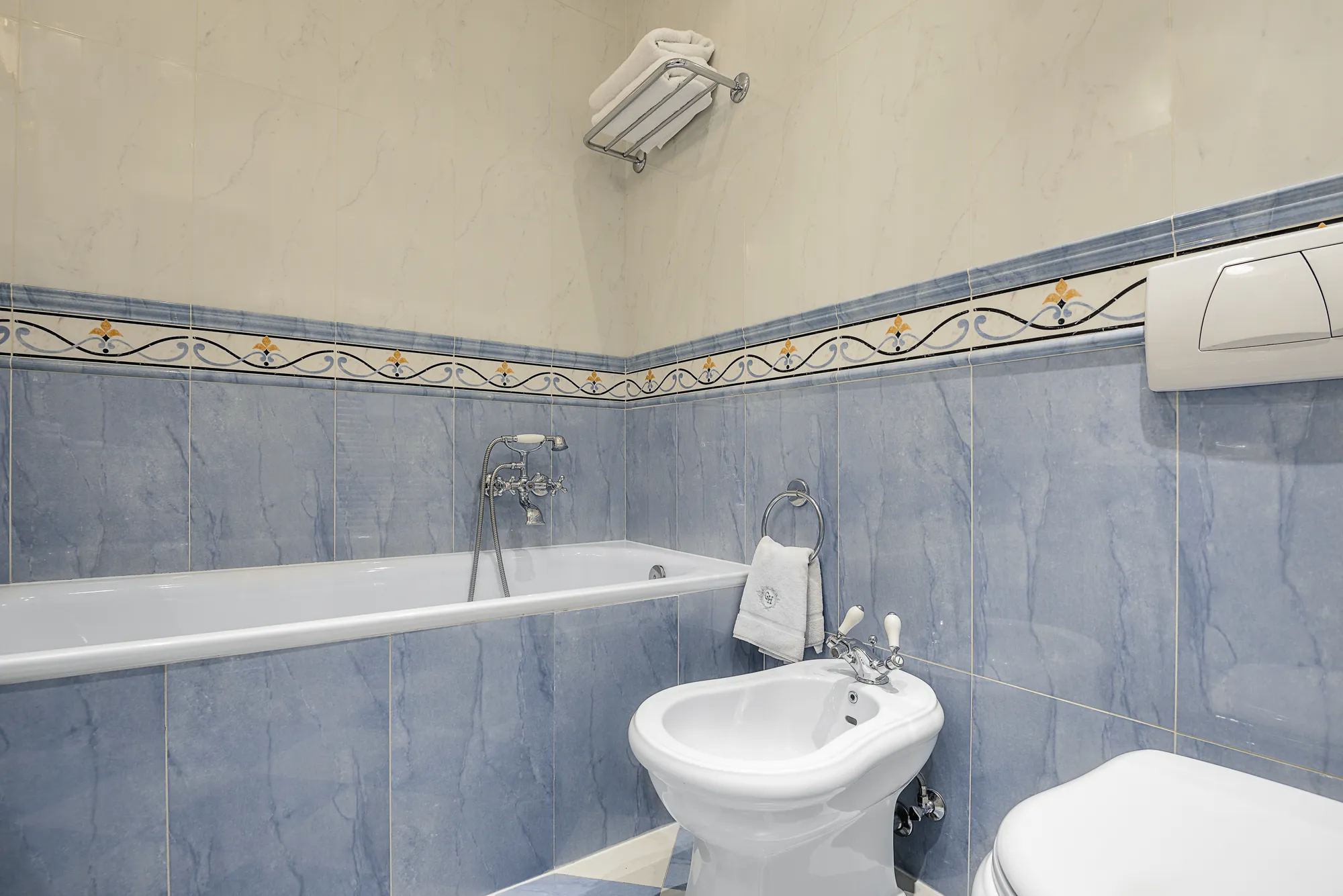 Suite s balkónem gallery image